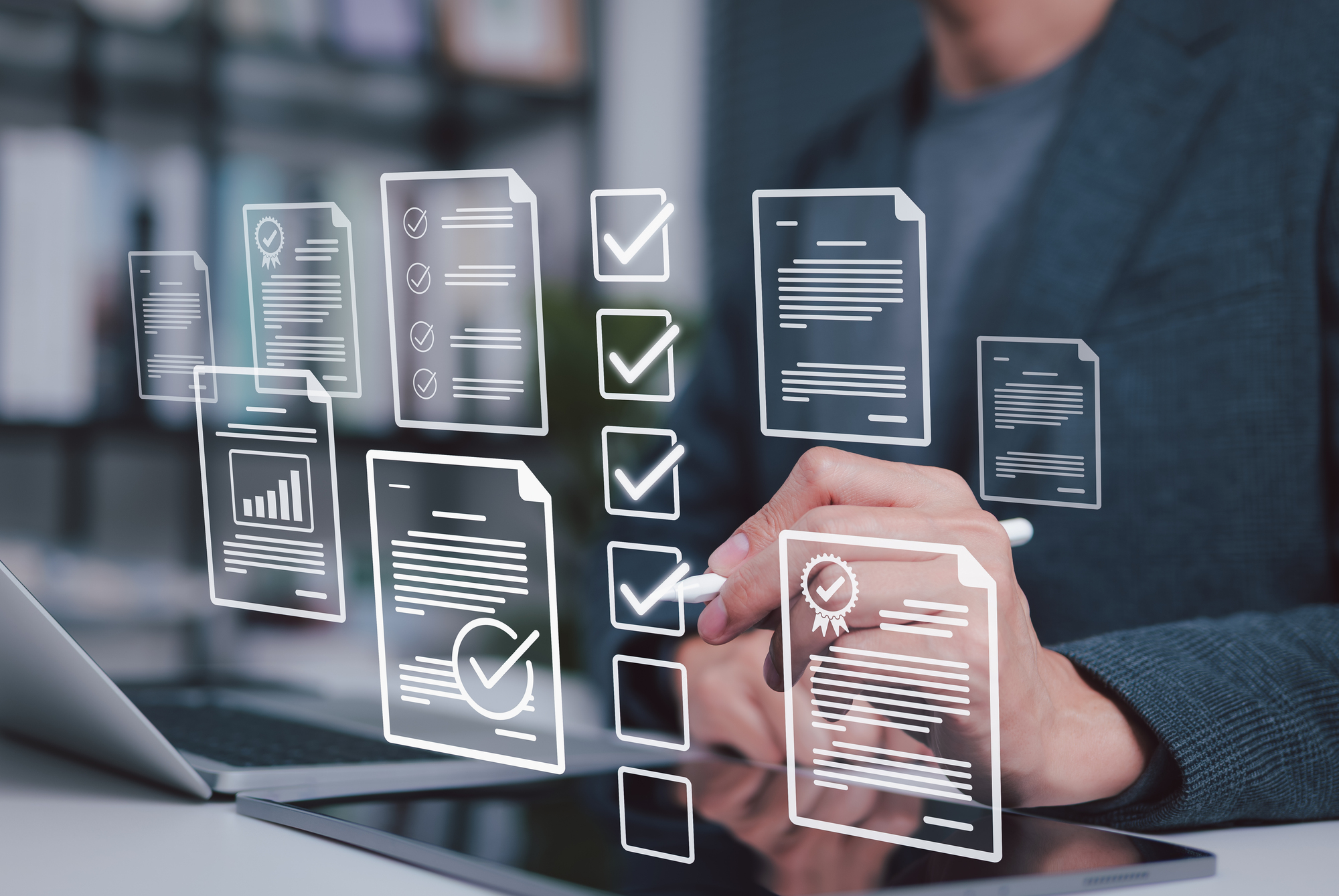 内部統制の強化にワークフローシステムは効果的？主な機能・選び方を解説