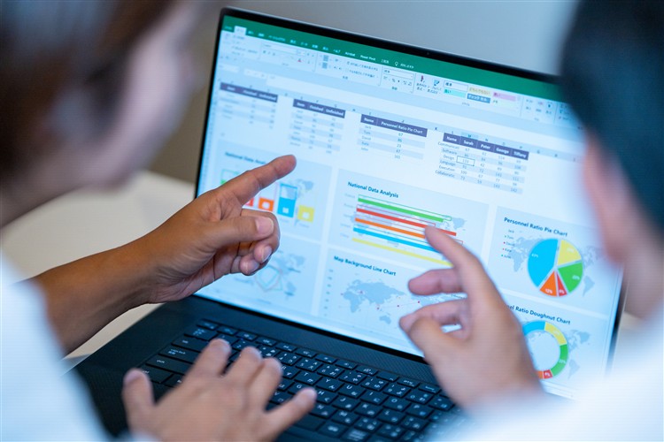 ローリングフォーキャストとは？メリット、課題と効果的に運用する方法を解説